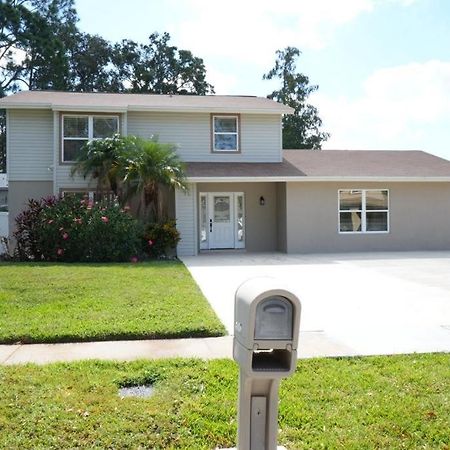 Hosting New Villa Tampa Dış mekan fotoğraf